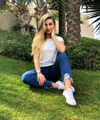 Встреча со мной подарит тебе незабываемые моменты наслаждения. Я гарантирую конфиденциальность и полное удовлетворение. Обладая прекрасной фигурой и умом, я смогу показать тебе все прелести и возможности искусства интимных отношений. Подготовлю для тебя особую эротическую атмосферу, где каждое движение тела будет проникновенным и страстным. Готова осуществить все твои фантазии и пожелания. Фото подтверждают мою красоту и сексуальность. В моем арсенале есть множество положительных отзывов от моих довольных клиентов. Жду тебя у себя в Москве, чтобы воплотить все твои эротические мечты в реальность.💋🌹 8236, 23 года